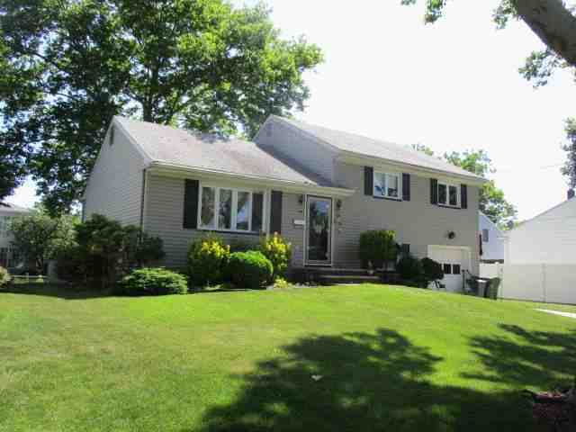 Linden, NJ - Linden Nj 715 Inwood Front