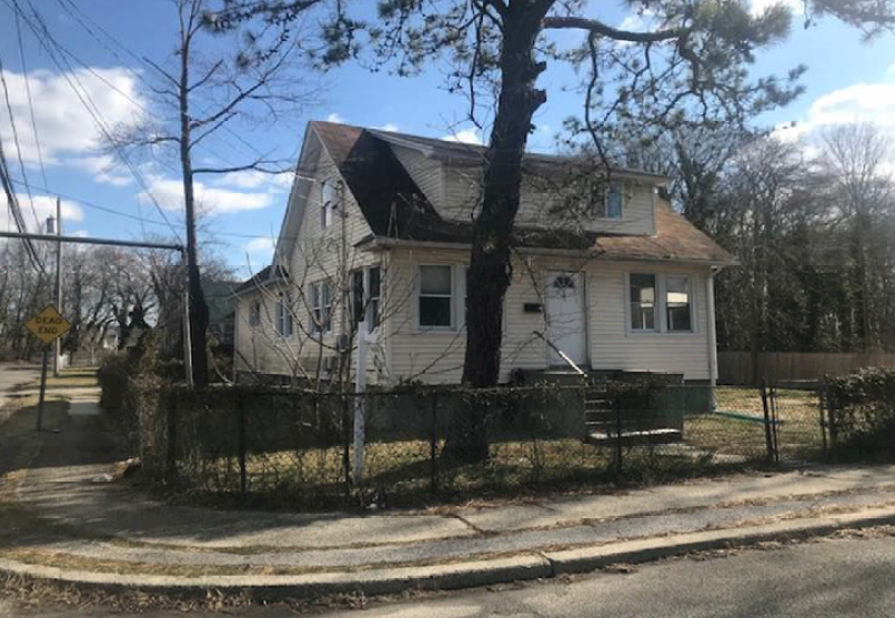 For  In Bay Shore New York - Front 16