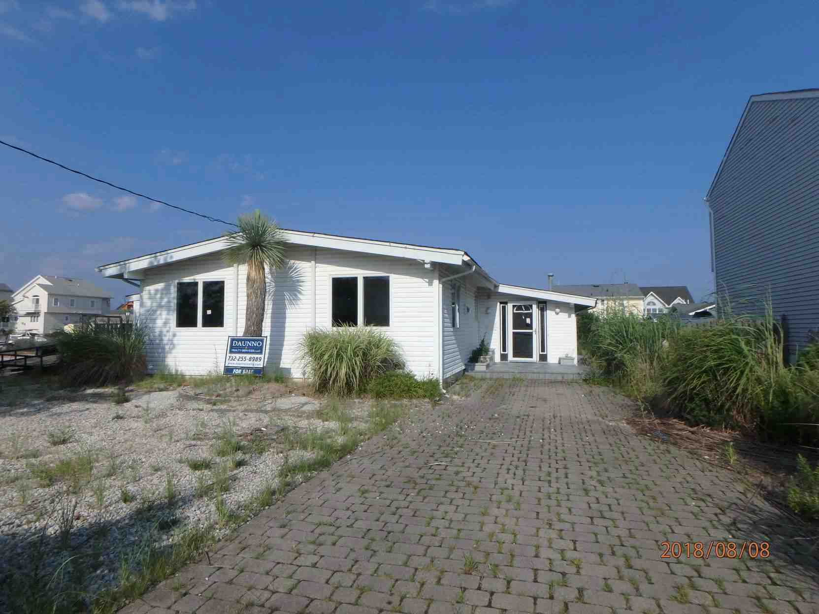 In Toms River New Jersey - In Toms River New Jersey Front 2 1 7